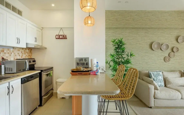 Beachfront Condo in Juan Dolio Sleeps 6