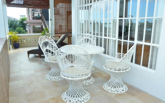 Butterfly apartment