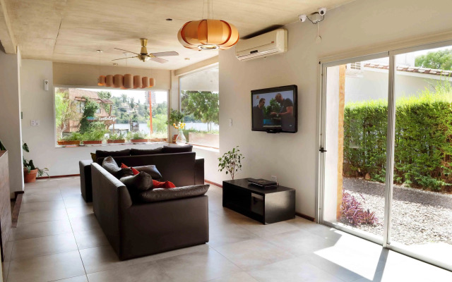 Costalago Suites