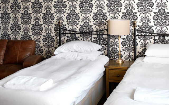 The Bull Hotel Maidstone/Sevenoaks