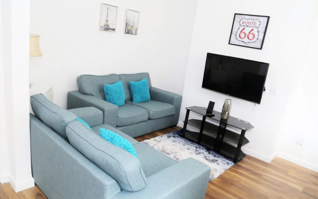 Thornes Road House by Serviced Rooms Ltd