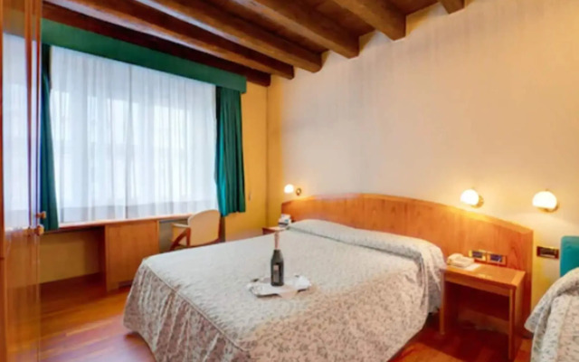 Hotel Corot