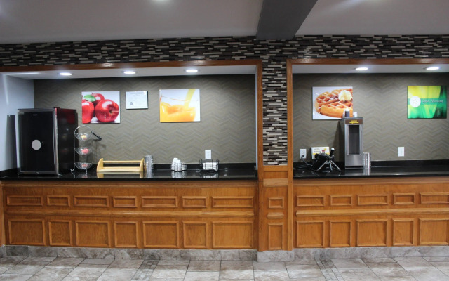 Cardinal Inn & Suites