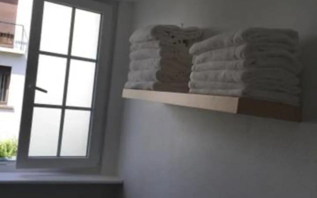 Charmant appartement avec terrasse dans villa