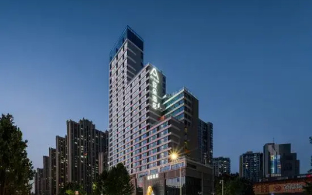 Shiyan Shanghai Road Atour Hotel