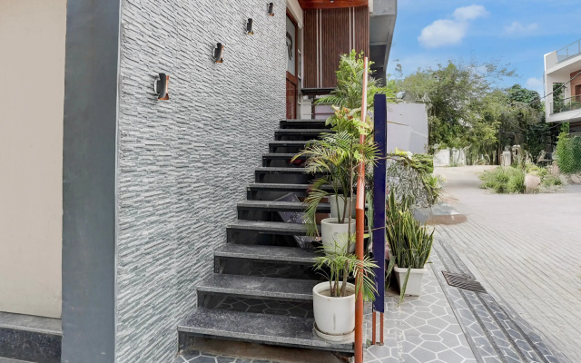 Super Townhouse Oak Arvindo Park Indira Nagar Formerly Rama Inn - Hotel in Λάκναου - Photo 4