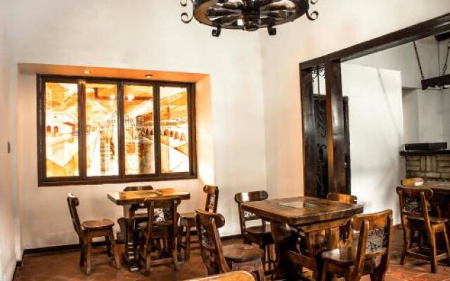 Hotel Los Portales