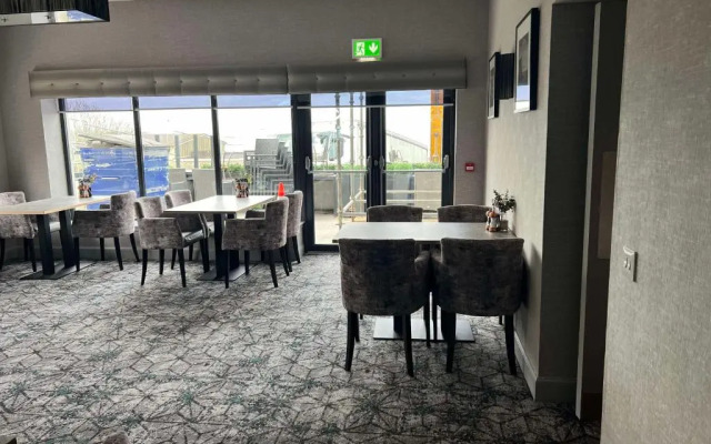 The Knowes Hotel & Restaurant