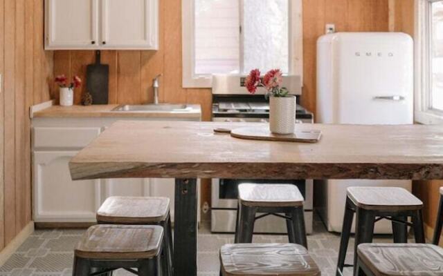 OAK Knoll Unit 9 #2407