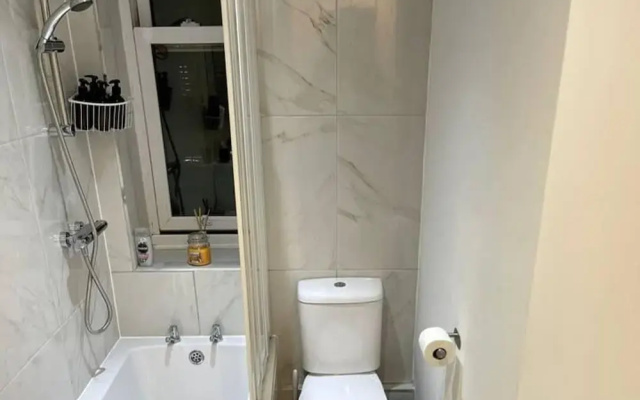 1-bed Apartment - Close to Beach - Free Parking