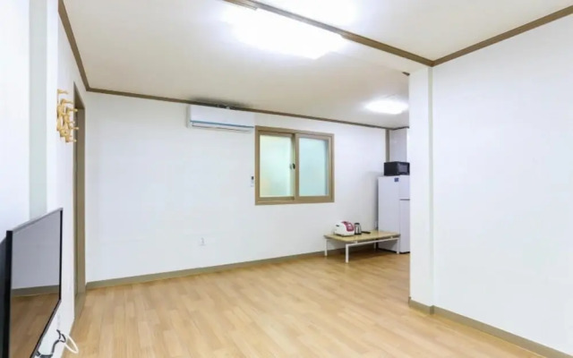 Sancheong Gang-sarang Pension