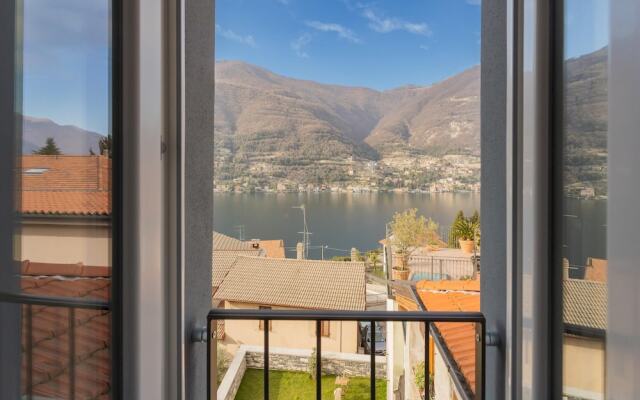 Pozzo Vertical Apartment With Garden and Parking