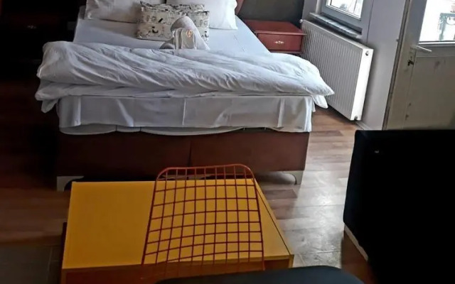 Taksim Nefti Residence