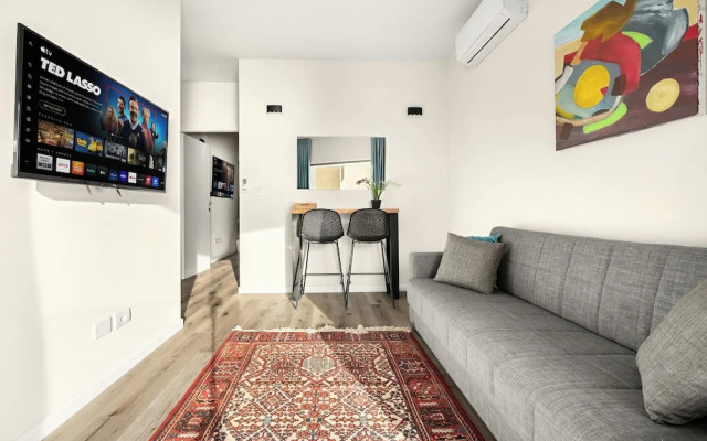 Netanya Beach Pool Studio by Sea N' Rent