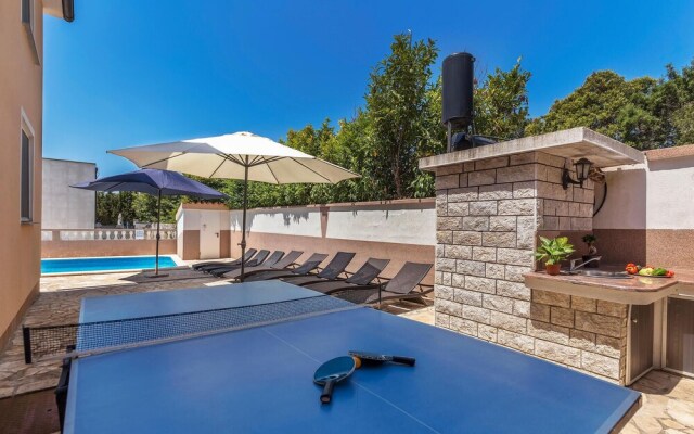 Beautiful Home in Betiga With Wifi and 4 Bedrooms