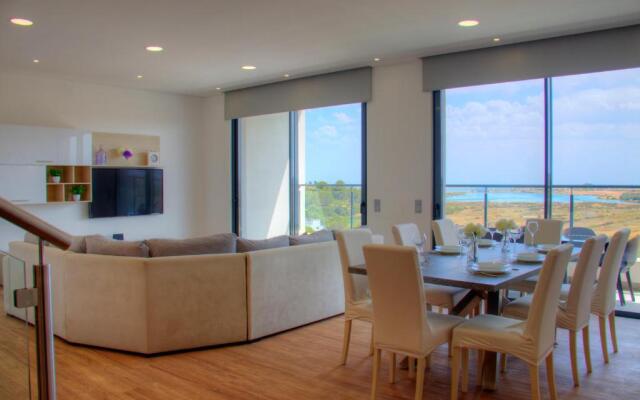 Villa Ria Alvor- Swimming pool & Jacuzzi