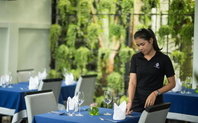 Monthara Angkor Residence