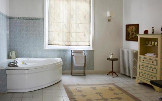Hotel Joly