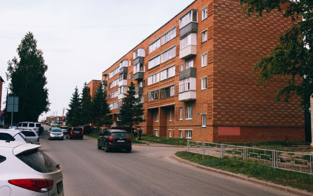 Viburnum on str. Leningradskaya, bld. 37