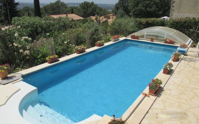 Beautiful Holiday House With Airco and Private Pool Near Uzès