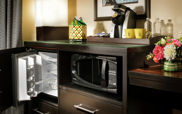 The Maxwell Hotel - A Staypineapple Hotel