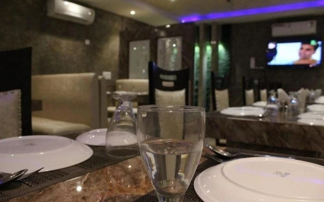 Hotel Celebration