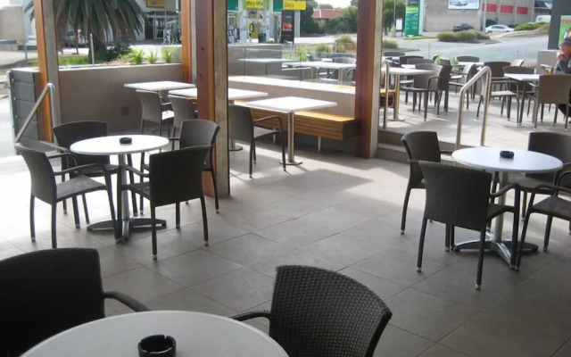 Christies Beach Hotel