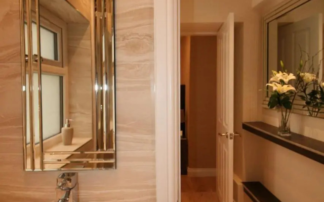 The Thomas Suite
