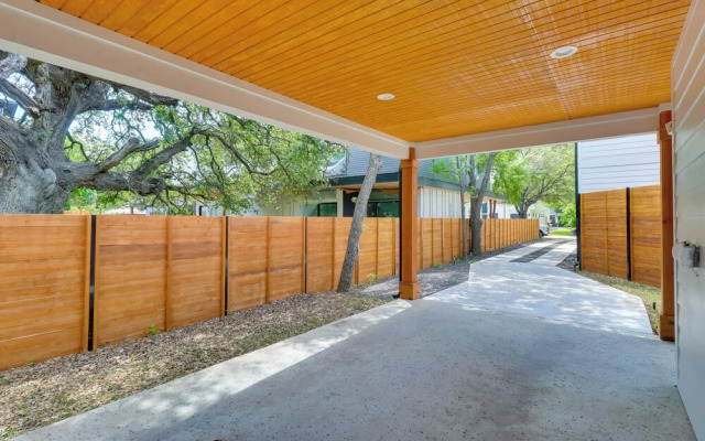 Chic Austin House w/ Spacious Backyard & Hammock