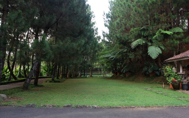 OYO 156 Wirasamala Villa