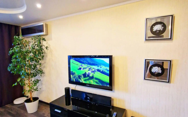 Апартаменты на бульваре Народный 104