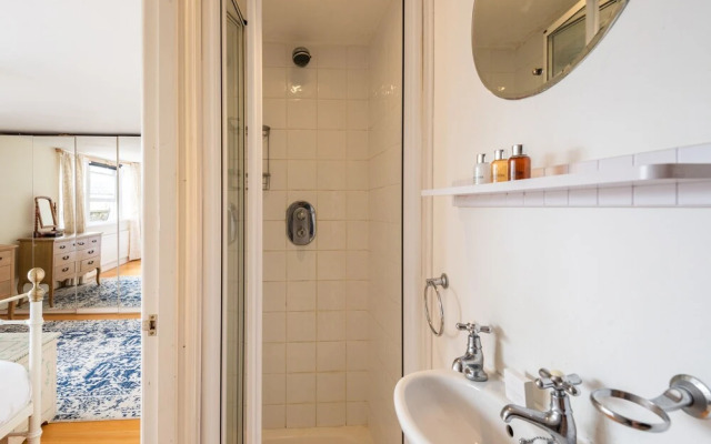 Panoramic Family Home in Maida Vale