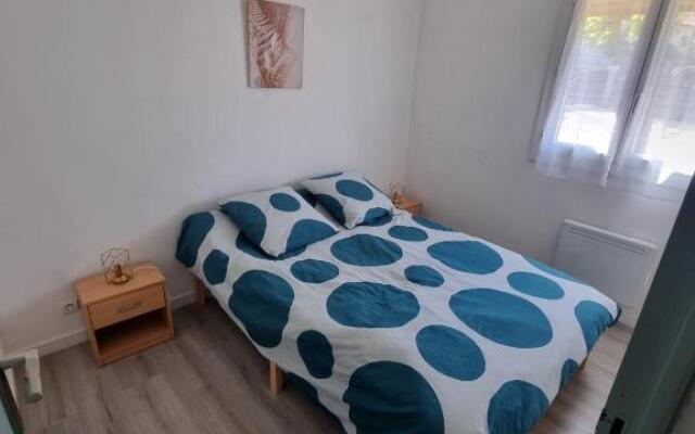 location vacances T4 bas de villa Toulon