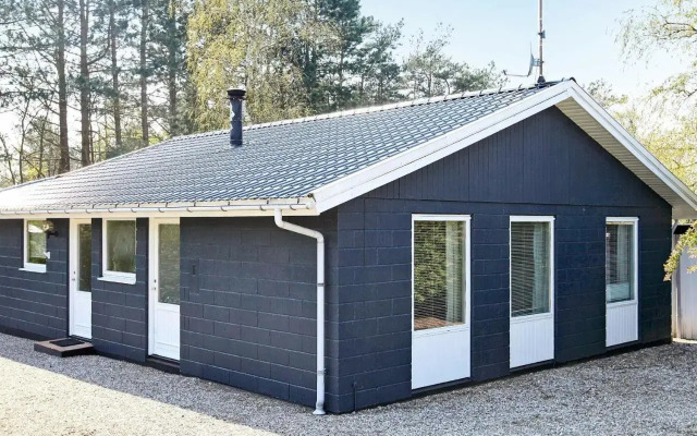 Three-Bedroom Holiday home in Millinge 1