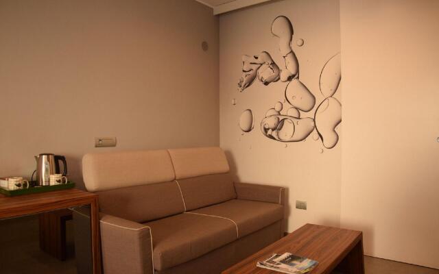 B&B Rakel Home