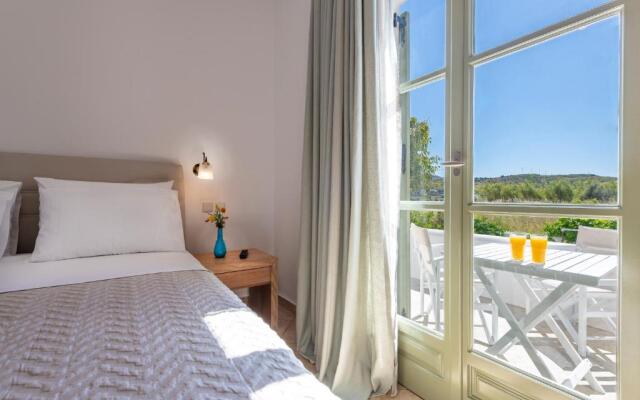 Mirabeli Apartments & Suites