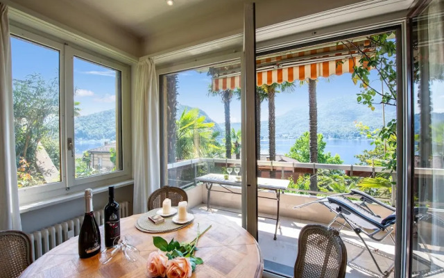 Queen Lake View in Ponte Tresa