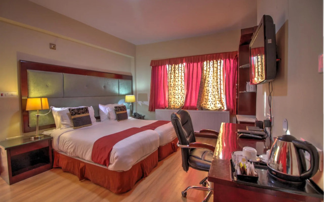 Hotel Spic N Span