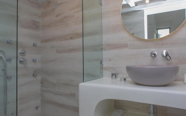 Naxos Riviera Suites