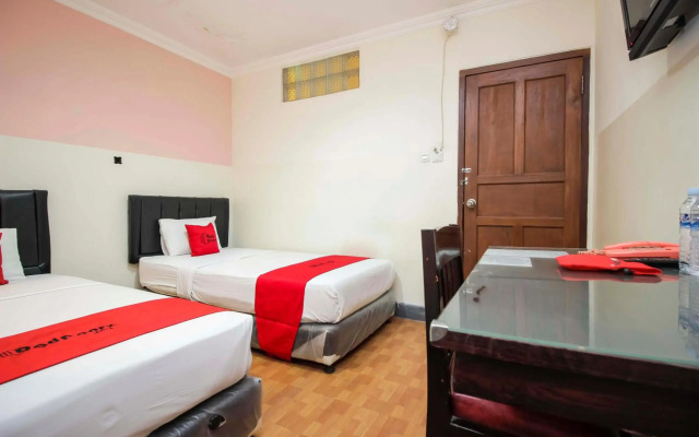 RedDoorz near Bethesda Manado