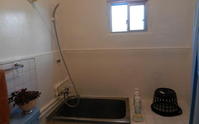 Okinawa Guest House Fushinuyauchi - Hostel