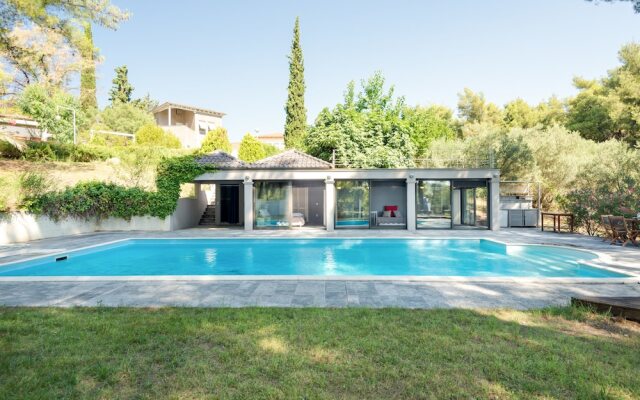 Villa Azzuro by JJ Hospitality