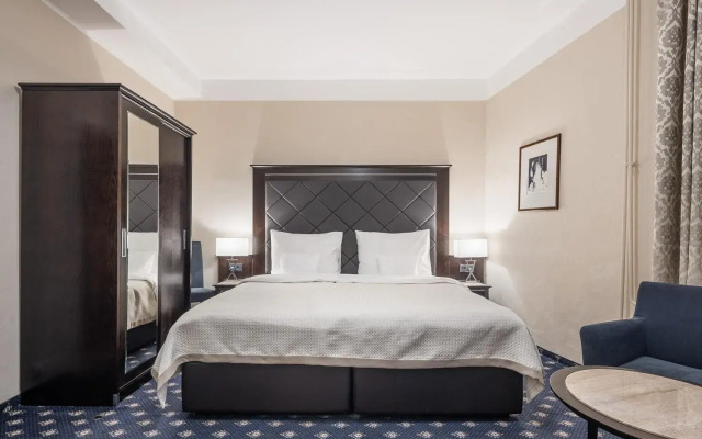 Pytloun Old Armoury Hotel Prague