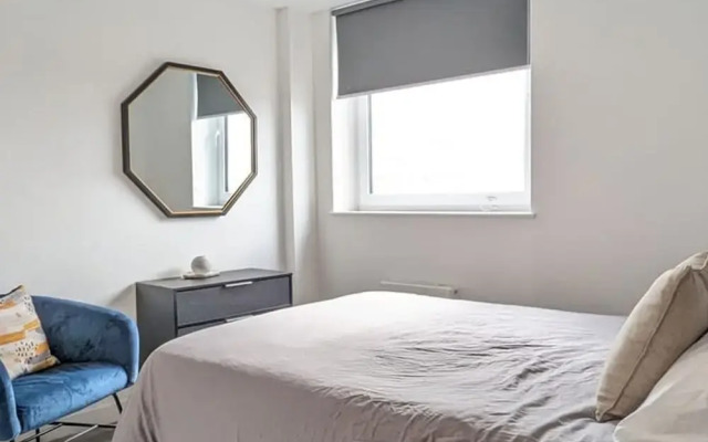 Modern 2 Bed Apt - 15 Mins to Birmingham Centre