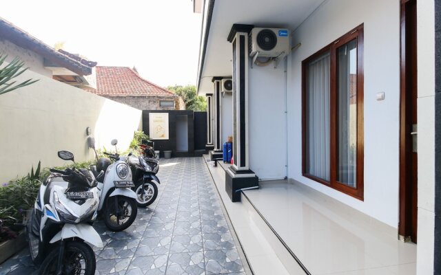 Airy Raya Kuta 84 Bali