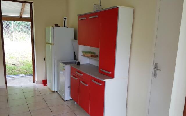 House with 3 Bedrooms in Deshaies, with Enclosed Garden And Wifi - 1 Km From the Beach