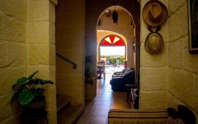 Villayana Gozitan Farmhouse with pool