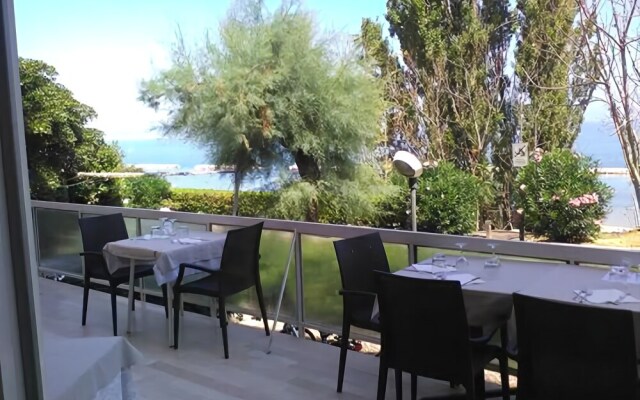 Club Hotel