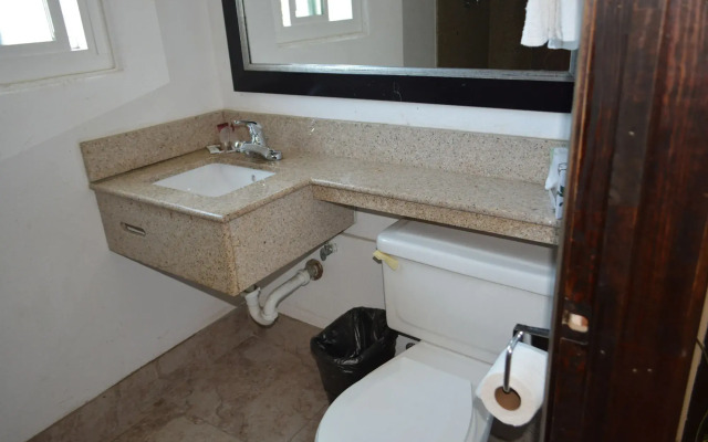 Harbor Inn and Suites Oceanside