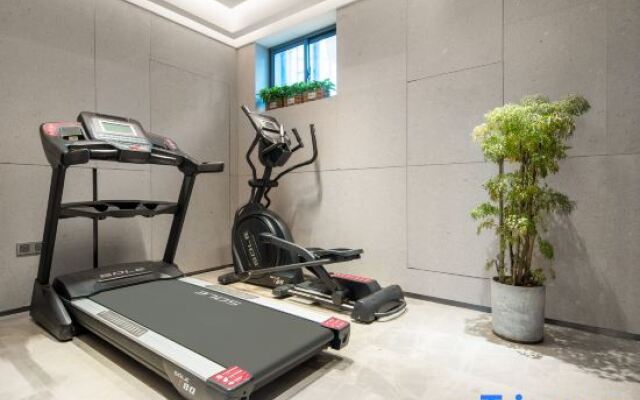 Jinglai Hotel·Selection (Shanghai Xizang North Road Subway Station)